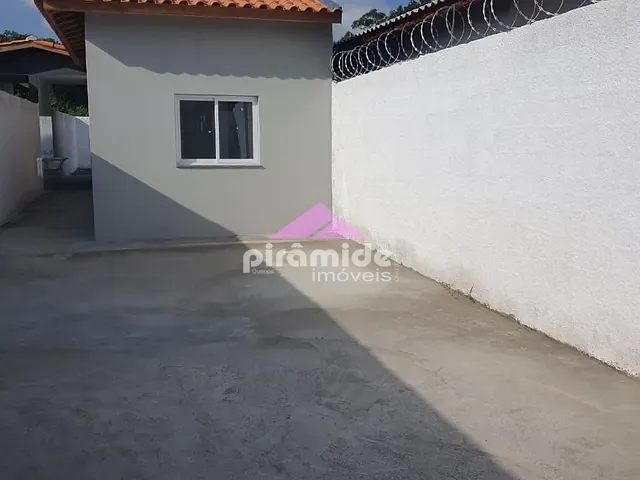 Casa com 156m² 2 quartos e 1 banheiro, à venda, no bairro Balneário dos Golfinhos em Caraguatatuba