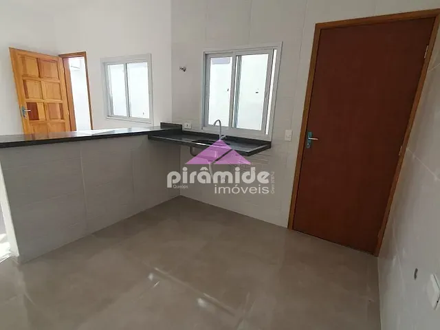 Casa com 156m² 2 quartos e 1 banheiro, à venda, no bairro Balneário dos Golfinhos em Caraguatatuba