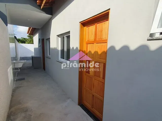 Casa com 156m² 2 quartos e 1 banheiro, à venda, no bairro Balneário dos Golfinhos em Caraguatatuba
