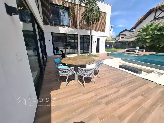 Casa com 680m² 4 quartos e 6 banheiros, à venda, no bairro Jardim Aquárius em São José dos Campos
