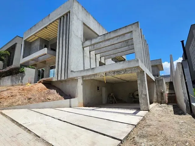 Casa com 600m² 3 quartos e 5 banheiros, à venda, no bairro Condomínio Residencial Colinas do Paratehy em São José dos Campos