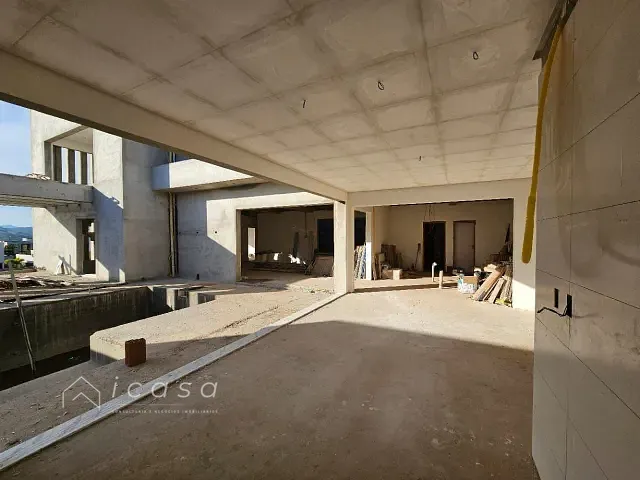 Casa com 600m² 3 quartos e 5 banheiros, à venda, no bairro Condomínio Residencial Colinas do Paratehy em São José dos Campos
