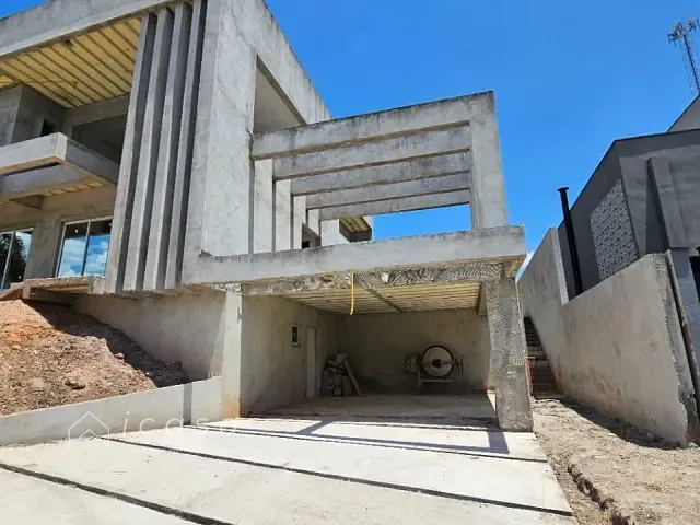 Casa com 600m² 3 quartos e 5 banheiros, à venda, no bairro Condomínio Residencial Colinas do Paratehy em São José dos Campos