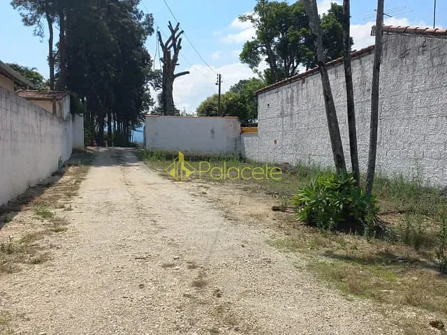 Casa com 5500m² 5 quartos e 8 banheiros, à venda, no bairro Loteamento Residencial Andrade em Pindamonhangaba