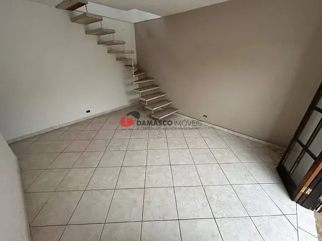 Casa com 175m² 4 quartos e 2 banheiros, à venda, no bairro Mauá em São Caetano do Sul