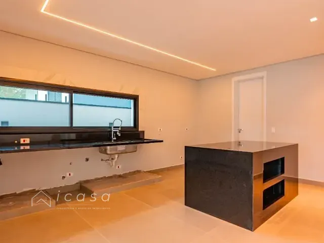 Casa com 533m² 5 quartos e 6 banheiros, à venda, no bairro Colinas da Anhangüera em Santana de Parnaíba