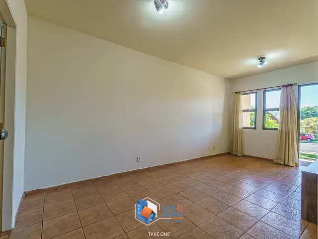 Casa com 269m² 3 quartos e 2 banheiros, à venda, no bairro Chácaras Silvania em Valinhos