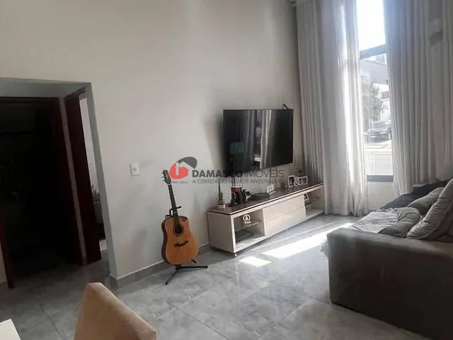 Casa 3 quartos e 2 banheiros, à venda, no bairro Loteamento Terras de Sao Pedro e Sao Paulo em Salto