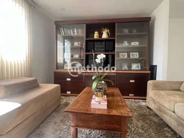 Casa com 250m² 2 quartos e 3 banheiros, à venda, no bairro Chácaras Alpina em Valinhos
