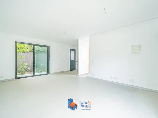 Casa com 153m² 3 quartos e 4 banheiros, à venda, no bairro Granja Viana em Cotia