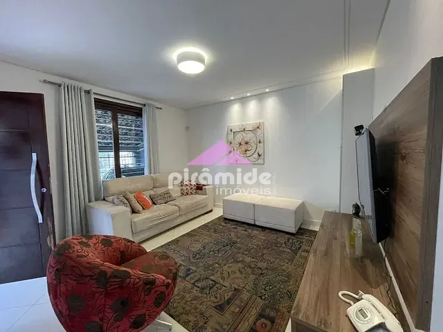 Casa com 250m² 3 quartos e 2 banheiros, à venda, no bairro Bosque dos Eucaliptos em São José dos Campos