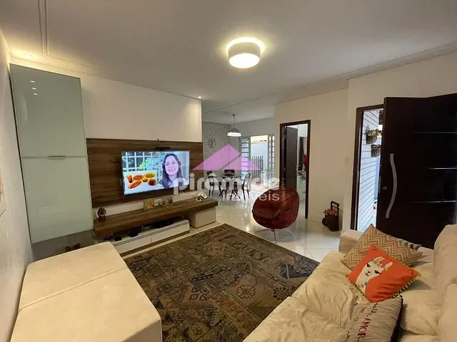 Casa com 250m² 3 quartos e 2 banheiros, à venda, no bairro Bosque dos Eucaliptos em São José dos Campos