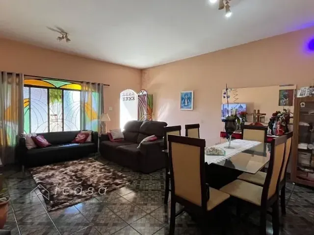 Casa com 150m² 3 quartos e 1 banheiro, à venda, no bairro Vila Naly em Caçapava