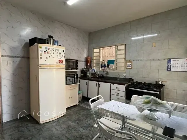 Casa com 150m² 3 quartos e 1 banheiro, à venda, no bairro Vila Naly em Caçapava
