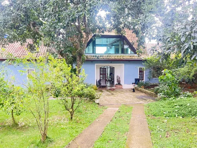 Casa com 700m² 3 quartos e 2 banheiros, à venda, no bairro Jardim Santa Maria em São José dos Campos
