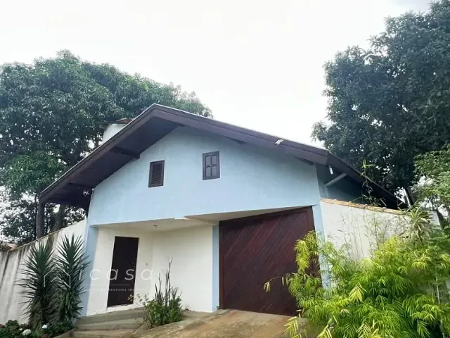 Casa com 700m² 3 quartos e 2 banheiros, à venda, no bairro Jardim Santa Maria em São José dos Campos