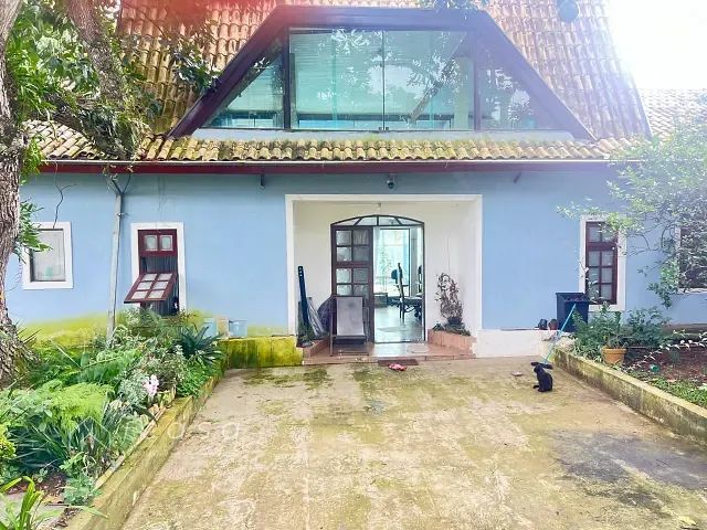 Casa com 700m² 3 quartos e 2 banheiros, à venda, no bairro Jardim Santa Maria em São José dos Campos