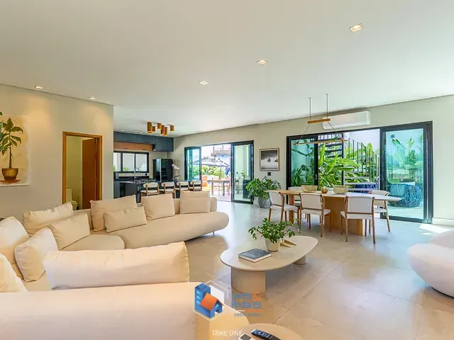 Casa com 1000m² 4 quartos e 6 banheiros, à venda, no bairro Residencial Porto Laranjeiras em Piracaia