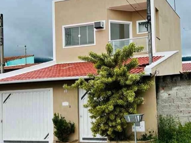 Casa com 220m² 4 quartos e 3 banheiros, à venda, no bairro Centro em Roseira