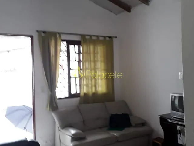 Casa com 242m² 2 quartos e 1 banheiro, à venda, no bairro Loteamento Residencial Andrade em Pindamonhangaba