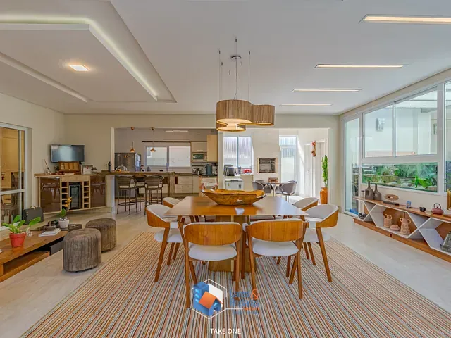 Casa com 194m² 4 quartos e 6 banheiros, à venda, no bairro Bosque em Vinhedo