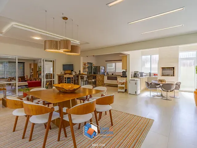 Casa com 194m² 4 quartos e 6 banheiros, à venda, no bairro Bosque em Vinhedo