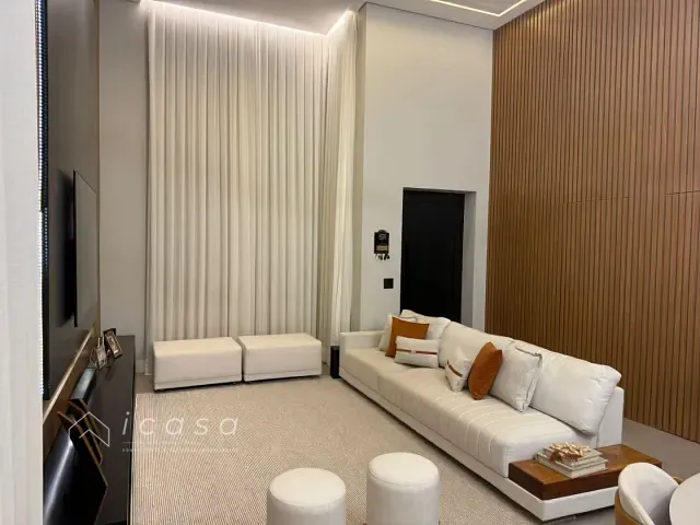 Casa com 459m² 3 quartos e 4 banheiros, à venda, no bairro Urbanova em São José dos Campos