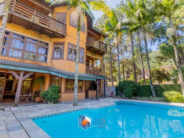 Casa com 696m² 5 quartos e 8 banheiros, à venda, no bairro Alphaville em Santana De Parnaíba