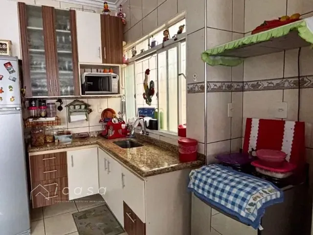 Casa com 140m² 2 quartos e 1 banheiro, para alugar, no bairro Jardim Maria Cândida em Caçapava