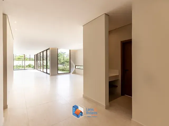 Casa com 563m² 4 quartos e 6 banheiros, à venda, no bairro Loteamento Santa Luisa em Ribeirão Preto
