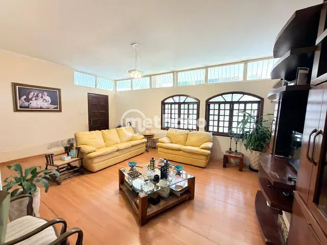 Casa com 320m² 4 quartos e 5 banheiros, à venda, no bairro TAQUARAL em Campinas