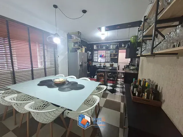 Casa com 125m² 3 quartos e 3 banheiros, à venda, no bairro Parque Miguel Mirizola em Cotia