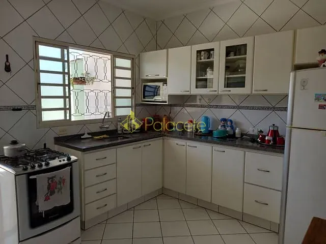 Casa com 263m² 2 quartos e 3 banheiros, à venda, no bairro Benvirá em Tremembé