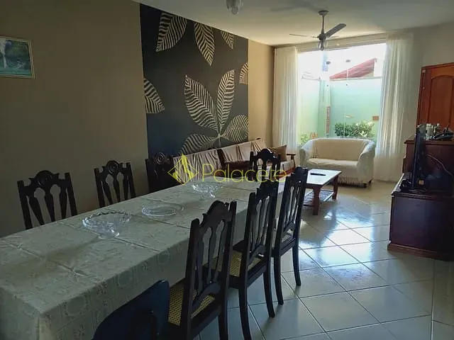 Casa com 263m² 2 quartos e 3 banheiros, à venda, no bairro Benvirá em Tremembé