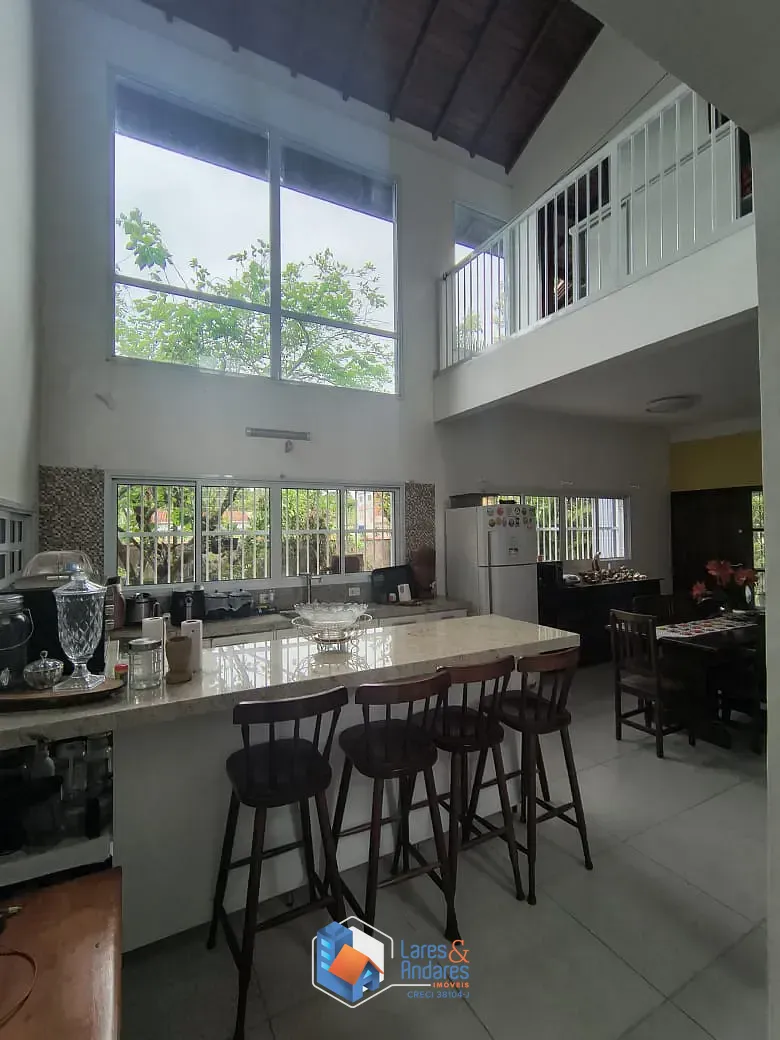 Casa, 5 quartos, 229 m² - Foto 1