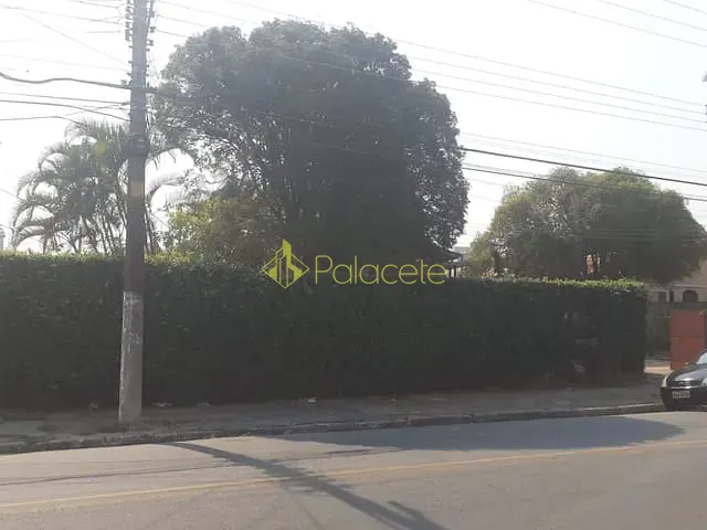 Casa com 620m² 3 quartos e 2 banheiros, à venda, no bairro Jardim da Luz em Taubaté