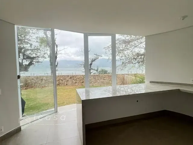Casa com 255m² 3 quartos e 4 banheiros, à venda, no bairro Cigarras em São Sebastião