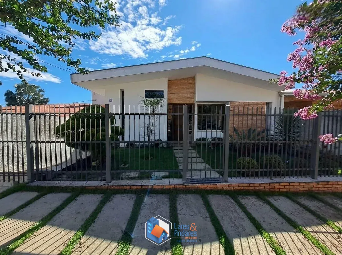 Casa, 4 quartos, 328 m² - Foto 1