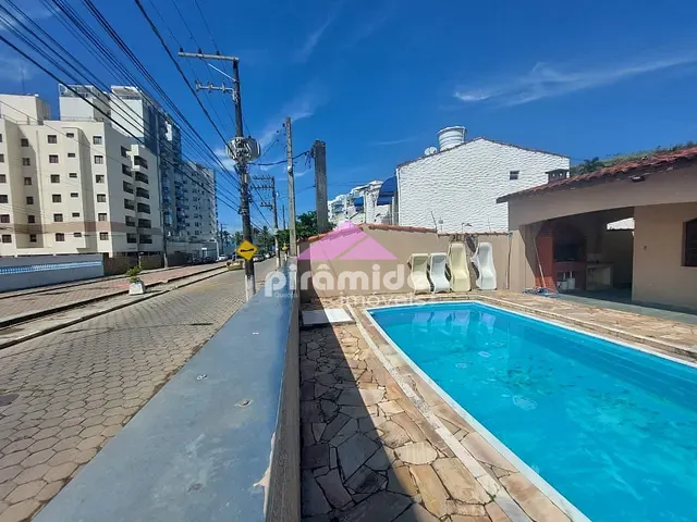 Casa com 476m² 3 quartos e 2 banheiros, à venda, no bairro Prainha em Caraguatatuba