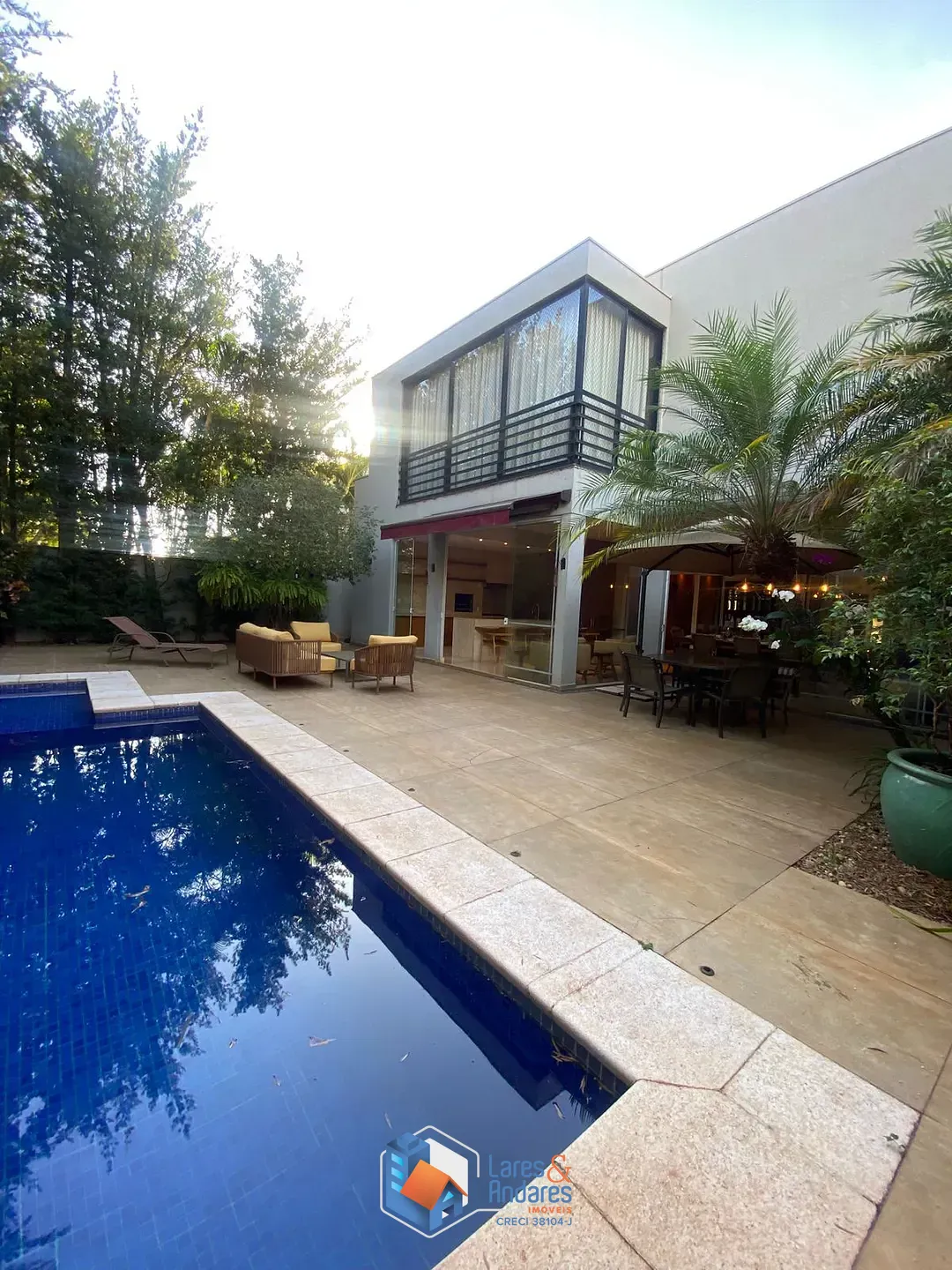 Casa, 4 quartos, 380 m² - Foto 1