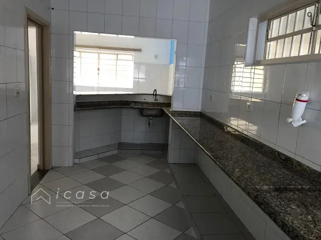 Casa com 300m² 2 quartos e 2 banheiros, à venda ou para alugar, no bairro Jardim América em São José dos Campos