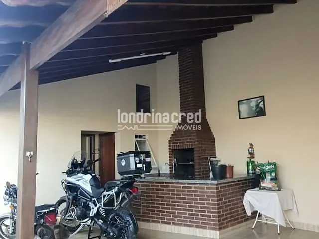 Casa com 250m² 3 quartos e 2 banheiros, à venda, no bairro Jardim das Palmeiras em Londrina