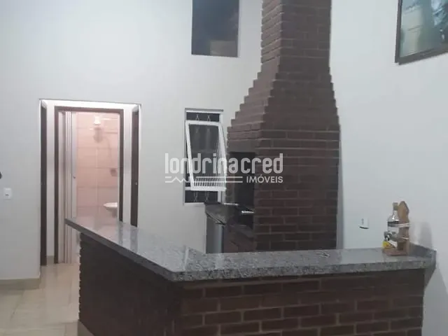Casa com 250m² 3 quartos e 2 banheiros, à venda, no bairro Jardim das Palmeiras em Londrina