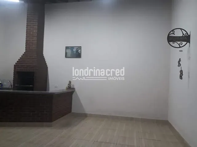 Casa com 250m² 3 quartos e 2 banheiros, à venda, no bairro Jardim das Palmeiras em Londrina