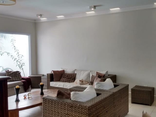 Casa com 428m² 4 quartos e 3 banheiros, à venda, no bairro Jardim Independência em Taubaté