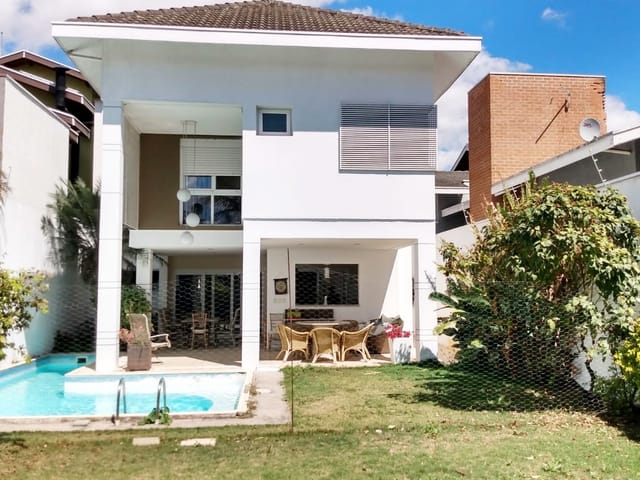 Casa com 428m² 4 quartos e 3 banheiros, à venda, no bairro Jardim Independência em Taubaté