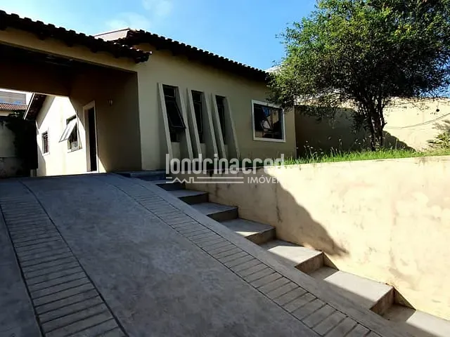 Casa com 285m² 2 quartos e 1 banheiro, à venda, no bairro Ricardo em Londrina