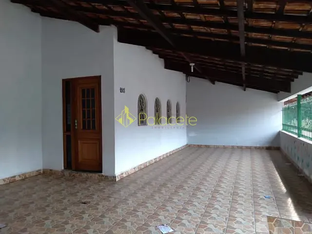 Casa com 252m² 4 quartos e 2 banheiros, à venda, no bairro Jardim Carlota em Pindamonhangaba
