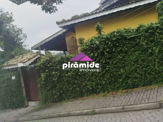 Casa com 560m² 6 quartos e 2 banheiros, à venda, no bairro Barra Velha em Ilhabela
