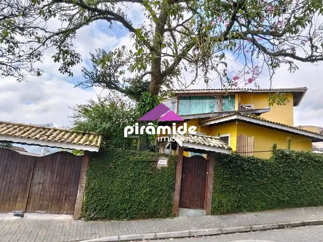 Casa com 560m² 6 quartos e 2 banheiros, à venda, no bairro Barra Velha em Ilhabela